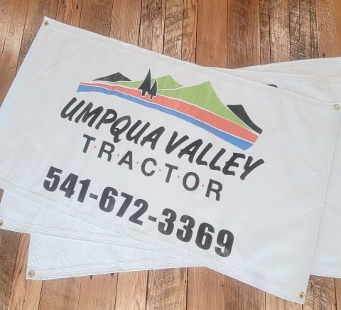 Outdoor mesh banner
